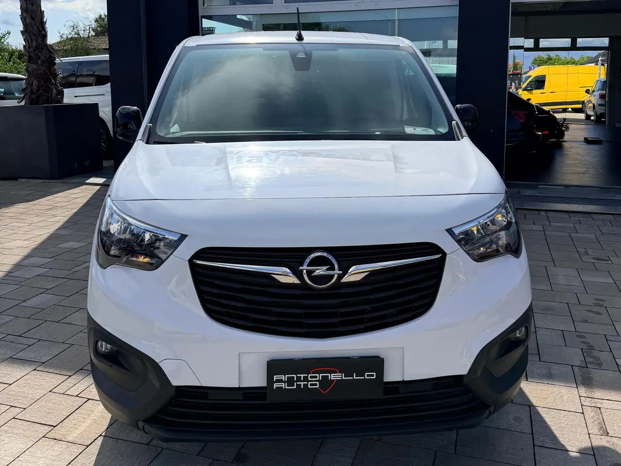 Opel Combo EDITION 100 CV L2H1 BLUEHDI S&S — photo 1 of 15