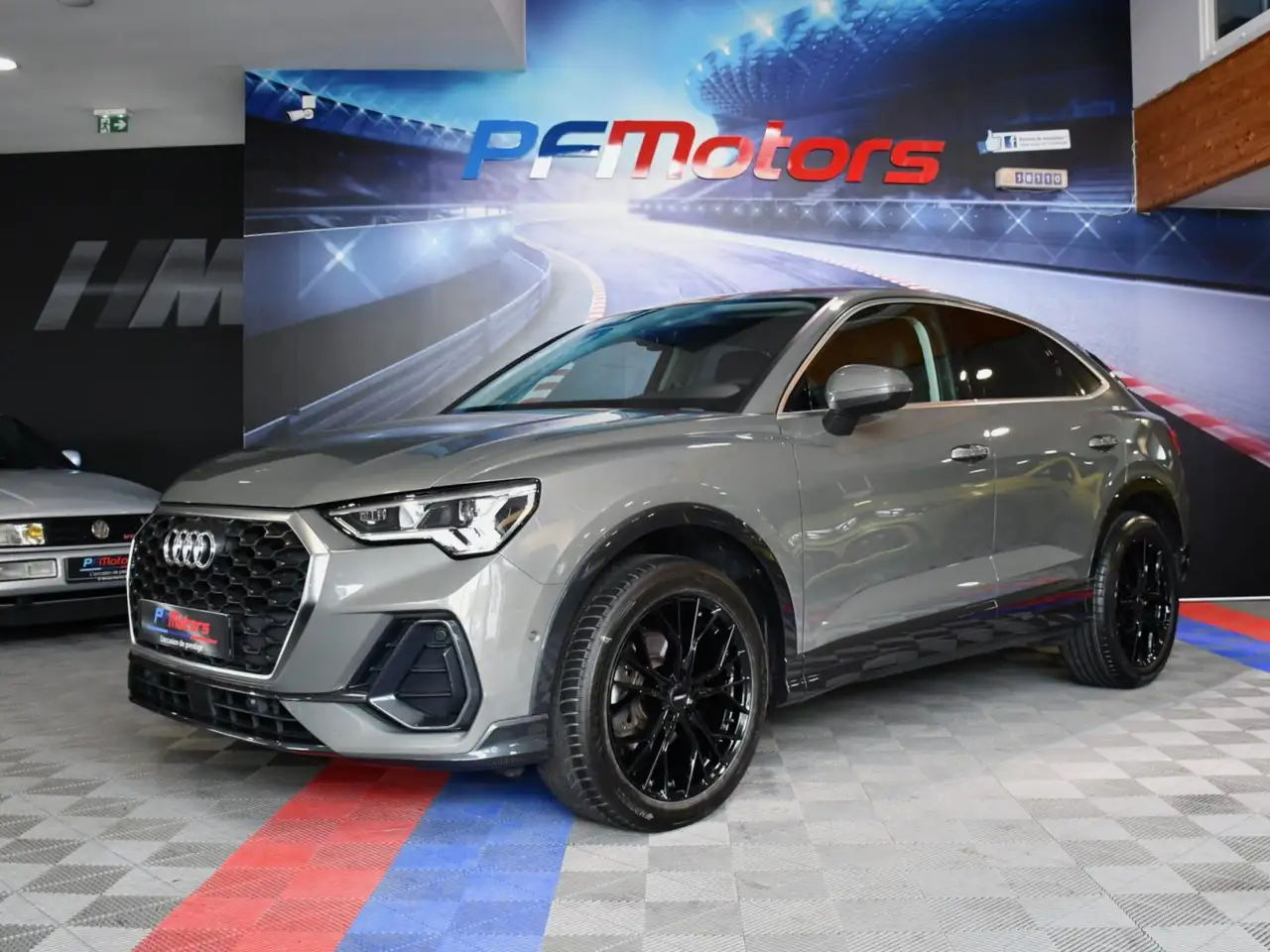 Audi Q3 S-Line Design Luxe 35 TDI 150 S-Tronic GPS Vebasto Virtuyal Hayon Attelage LED Caméra ACC Pré Sense JA 19 — photo 1 of 34