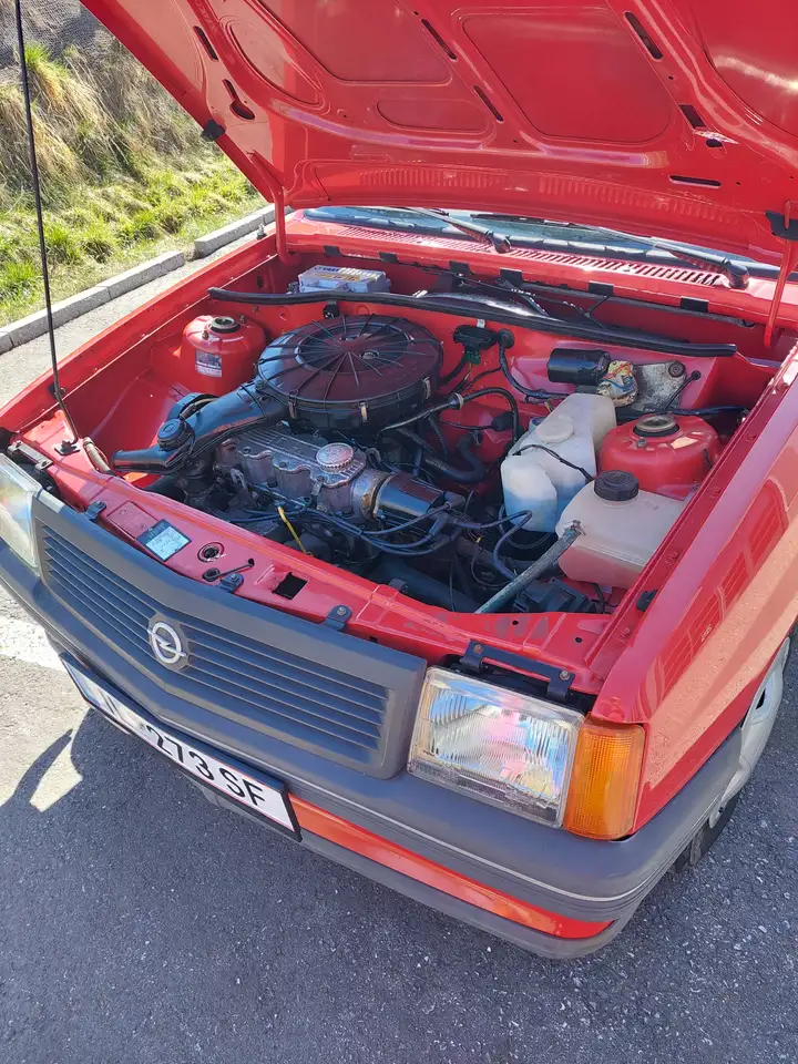 Opel Corsa Corsa LS 1,3 i — photo 1 of 3