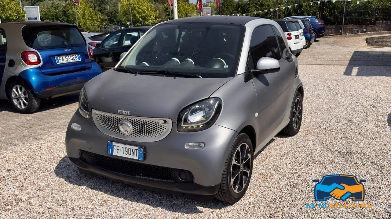 smart forTwo Fortwo 1.0 Youngster 71cv twinamic — photo 1 of 15