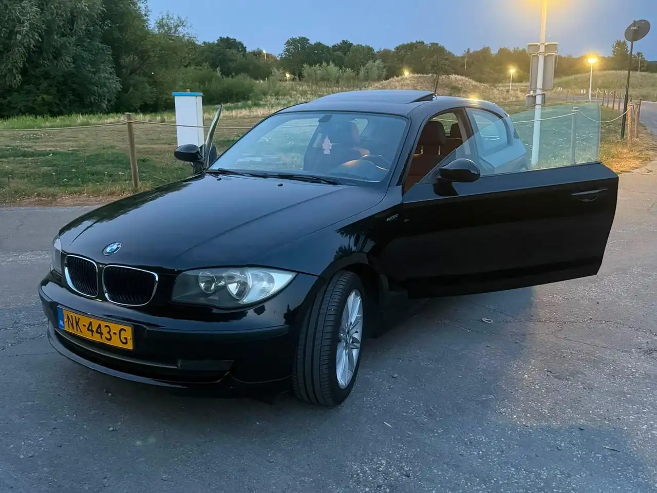 BMW 116 116 116i Executive — photo 1 of 8