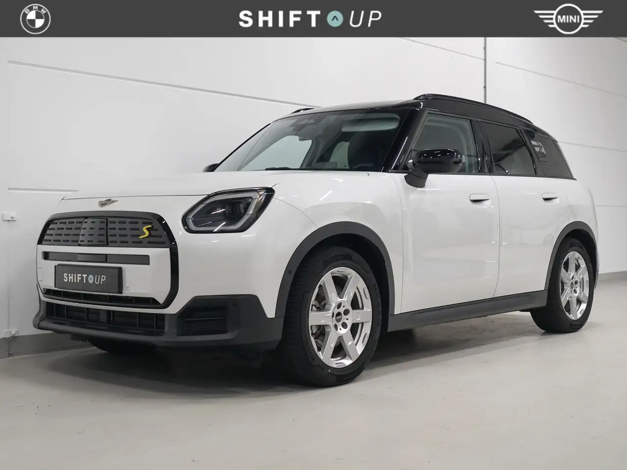 MINI Countryman SE All4 Panoramadak | Stuurverwarming | Head Up | Comfort — photo 1 of 24