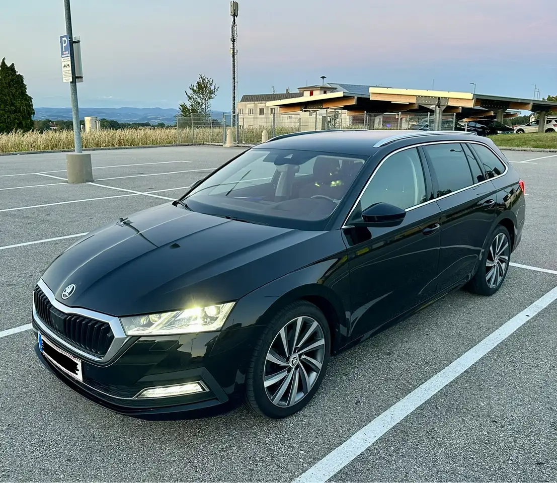 Skoda Octavia Combi 2,0 TDI First Edition Aut Matrix (DSG) — photo 1 of 20