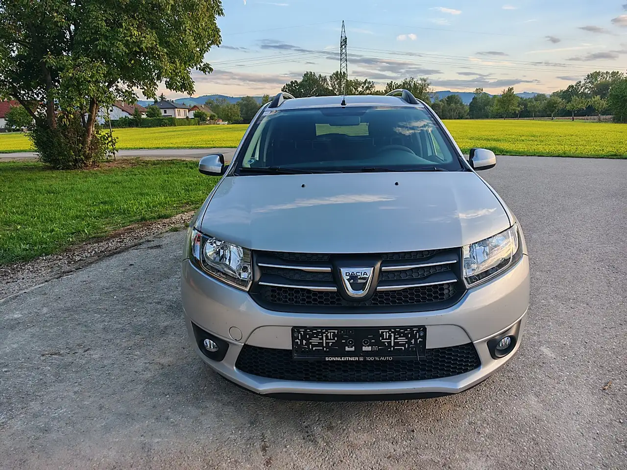 Dacia Logan MCV Supreme TCe 90 S&S — photo 1 of 19