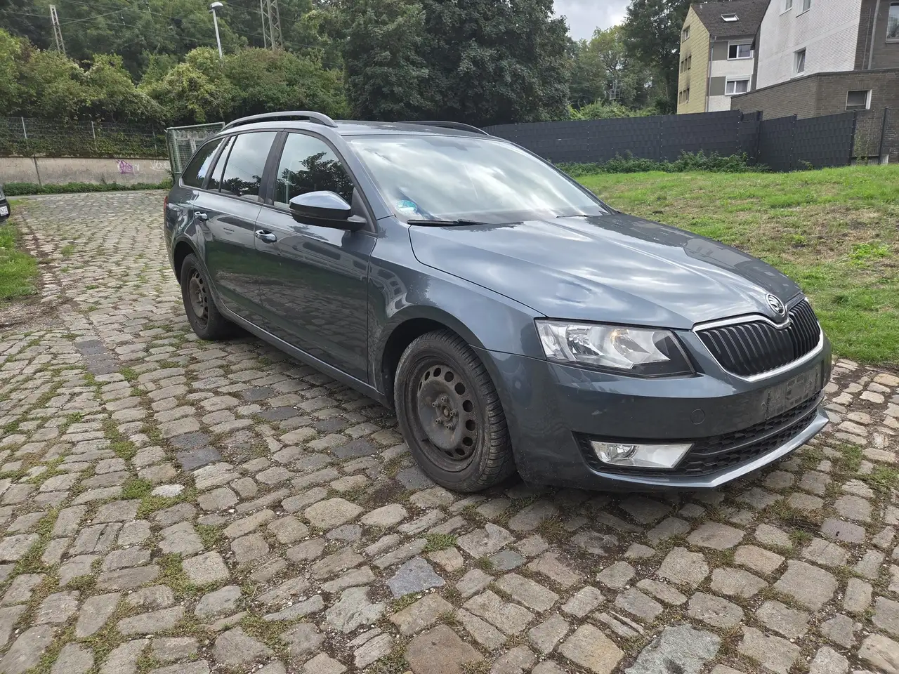 2015 Skoda Octavia Octavia III Combi Diesel Combi 2.0 TDI (Green tec), photograph 3
