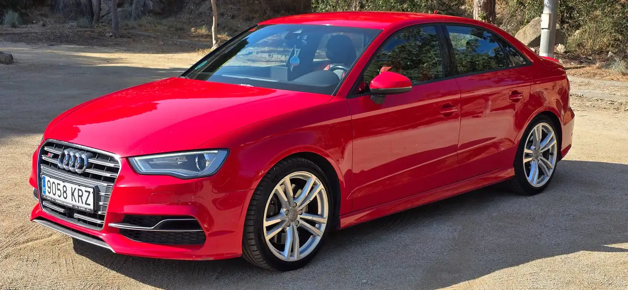 Audi S3 S3 Sedán 2.0 TFSI quattro — photo 1 of 15