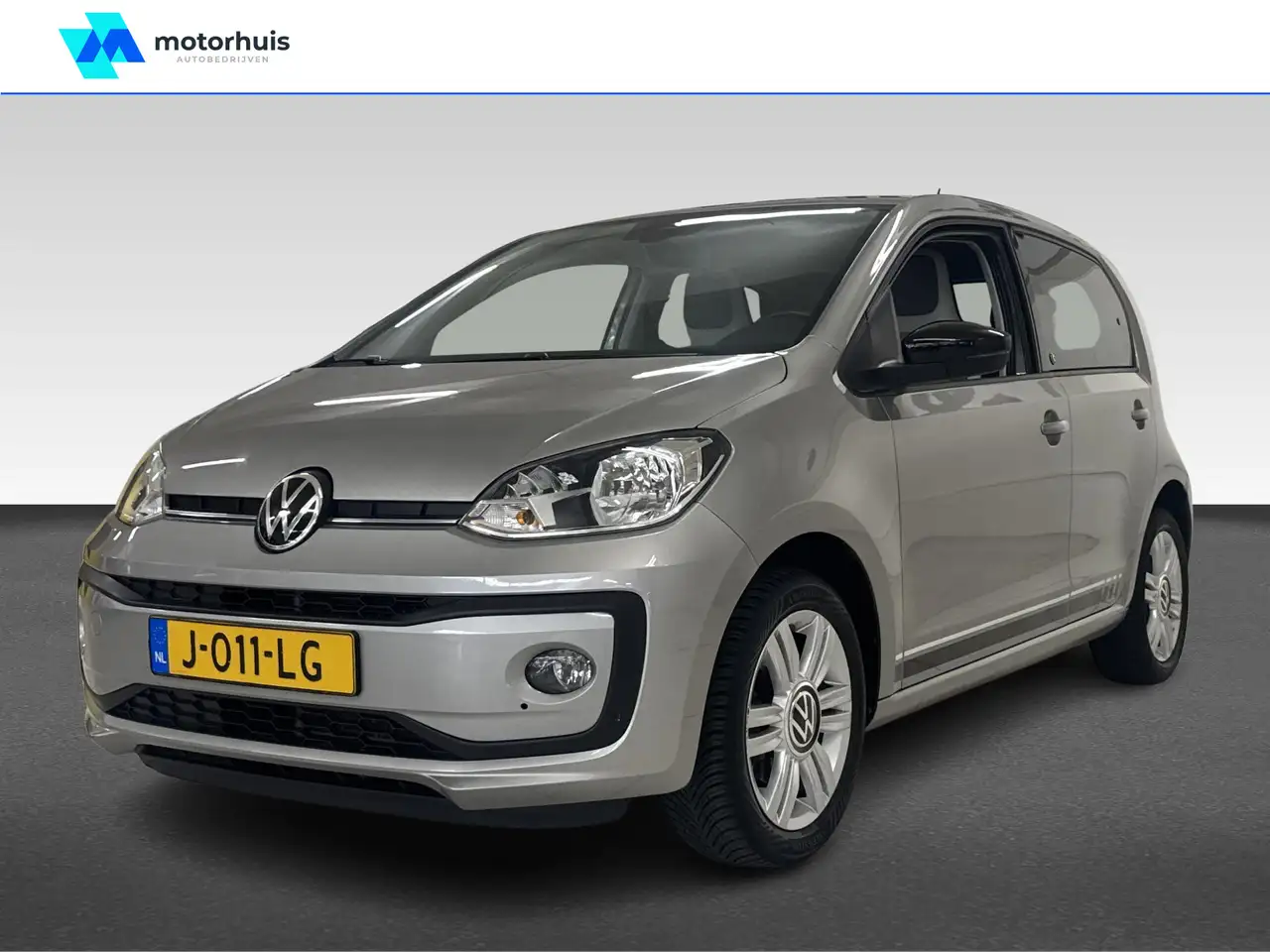 Volkswagen up! 1.0 beats | Achteruitrijcamera | Audio installatie — photo 1 of 15