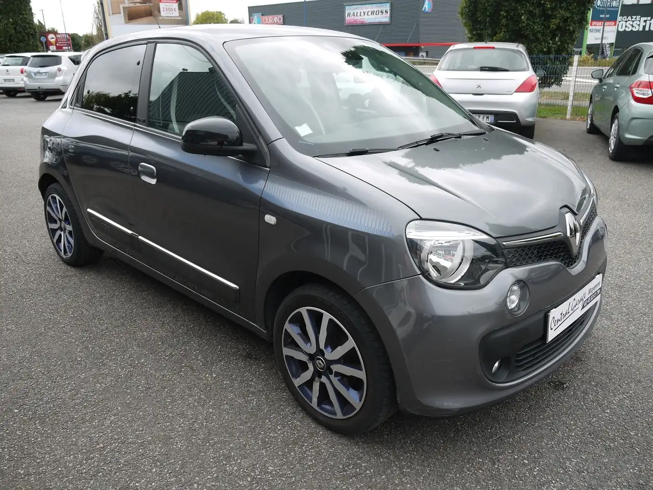 Renault Twingo 0.9 TCE 90CH ENERGY COSMIC — photo 1 of 20