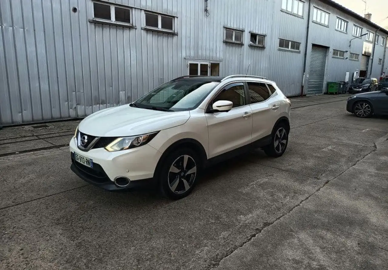 Nissan Qashqai 1.6 dci 130 bva gps toit pano bluetooth camera 360° attelage etc… — photo 1 of 13