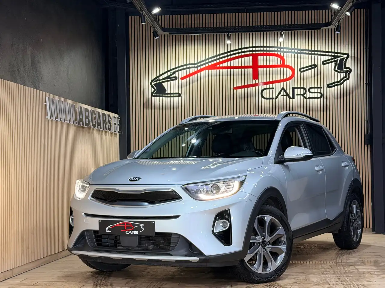 Kia Stonic 1.4i * GARANTIE 12 MOIS * 1ER PROP * — photo 1 of 15