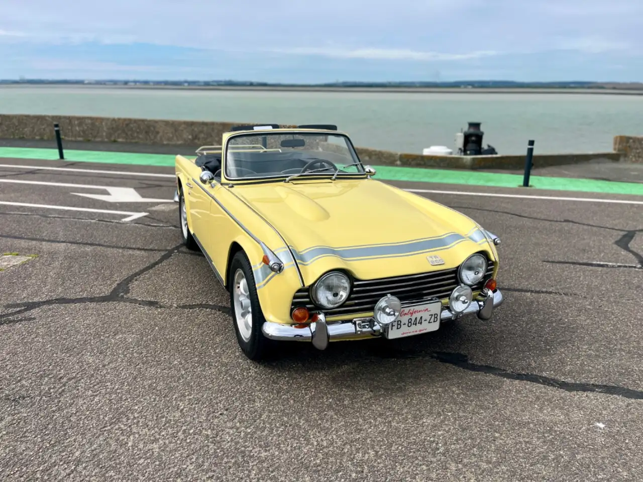 Triumph TR2 — photo 1 of 40