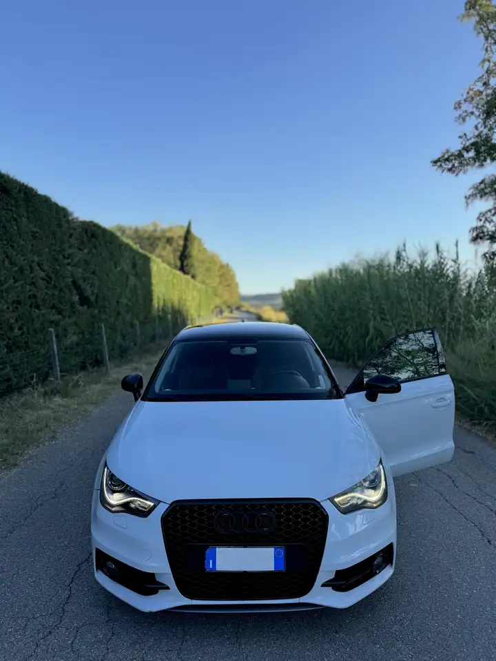 Audi A1 Sportback 1.6 tdi S Line Edition 90cv — photo 1 of 12
