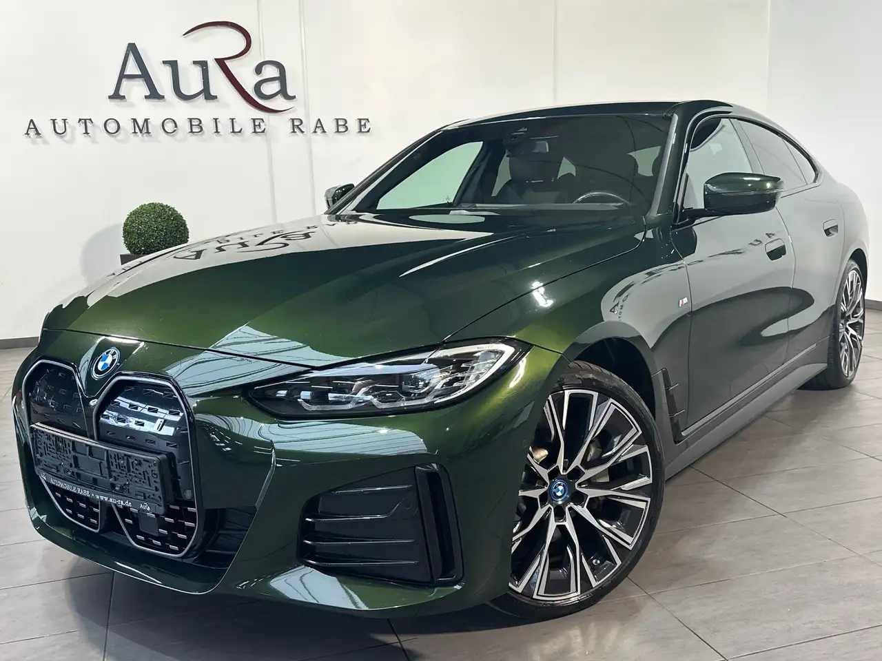 BMW i4 eDrive40 Gran Coupe M-Sport NAV+LED+KAM+20ZO+ACC — photo 1 of 24