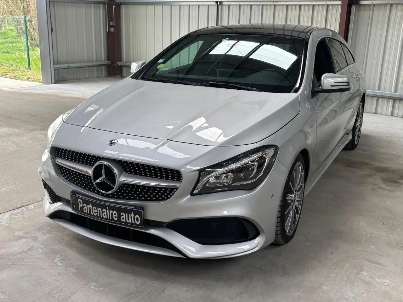 Mercedes-Benz CLA 220 Classe SHOOTING BRAKE 2.2 220 D 170 URBAN STYLE EDITION 7G-DCT BVA/GARANTIE 1 AN / — photo 1 of 15