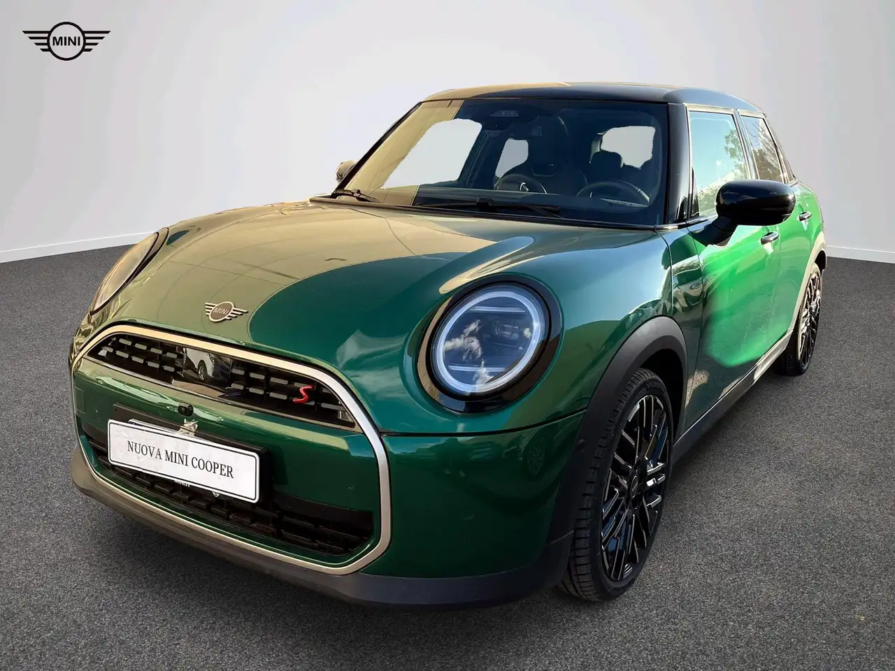MINI Cooper Favoured — photo 1 of 17