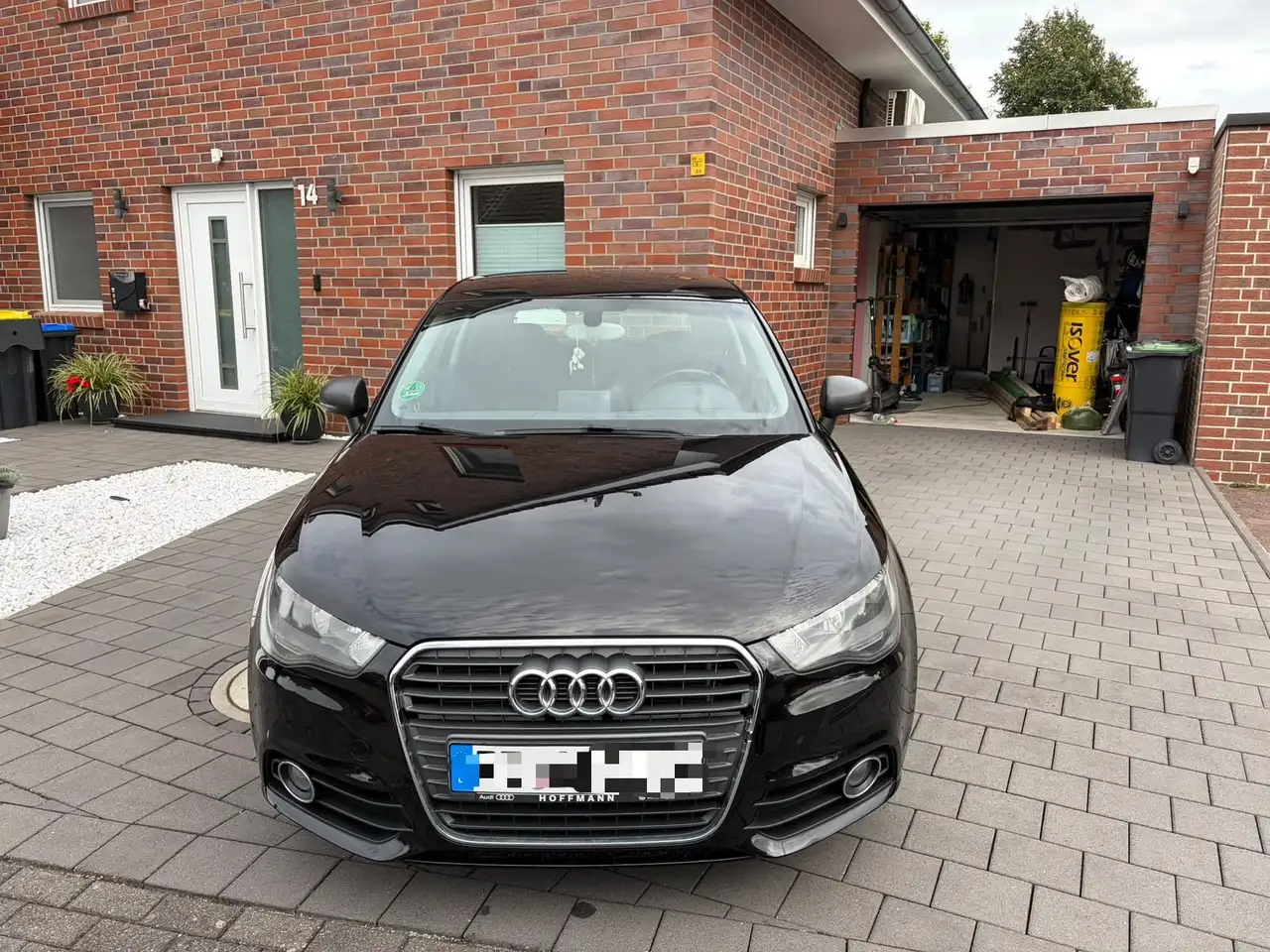 Audi A1 1.2 TFSI Ambition — photo 1 of 15