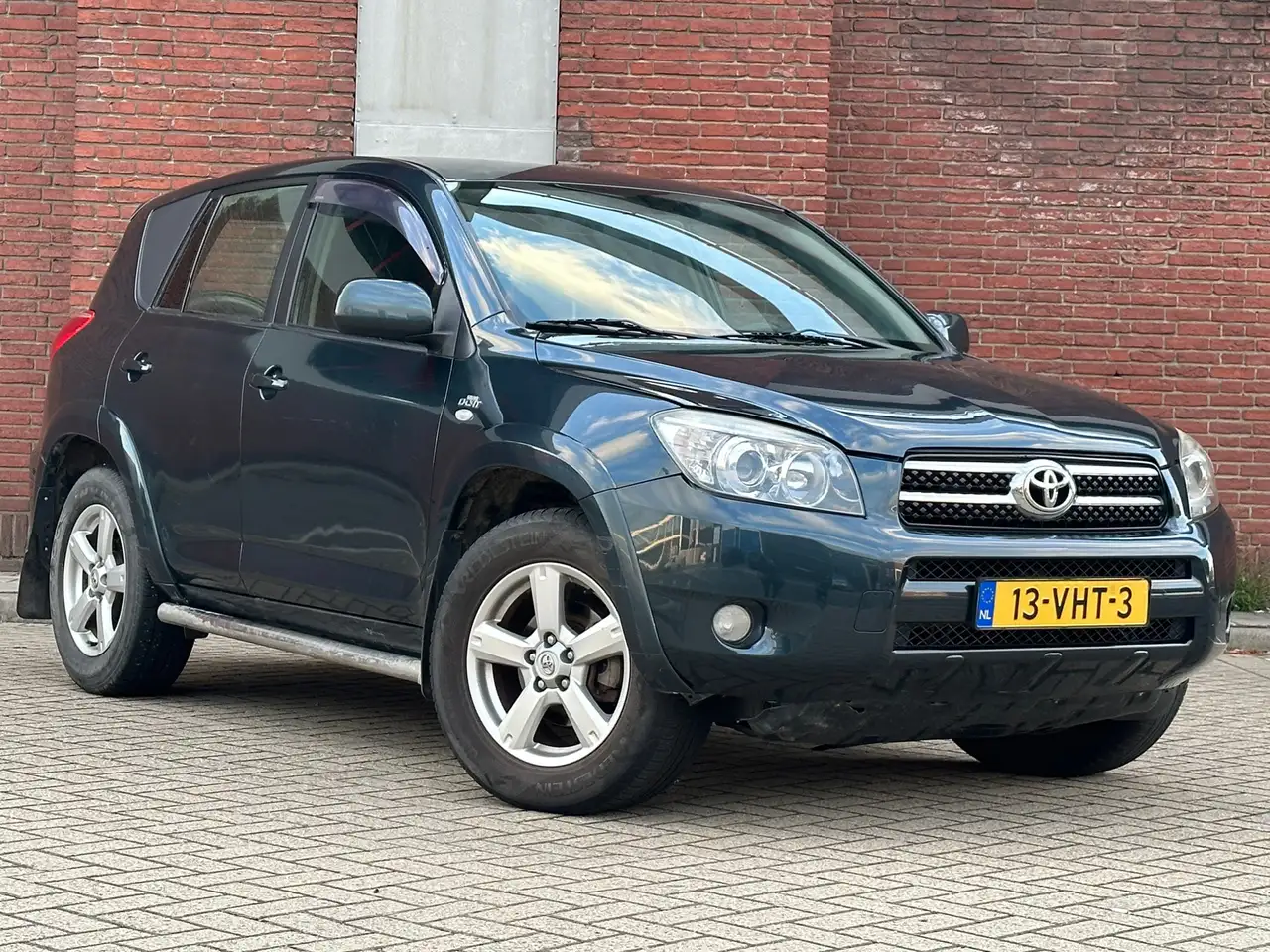 Toyota RAV 4 2.2 D4-D D-CAT Sol|4WD|AIRCO|CRUISE|GRIJS-KENTEKEN — photo 1 of 19