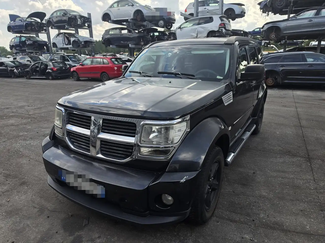 Dodge Nitro Nitro 2.8 CRD 177 4x4 SXT A — photo 1 of 8