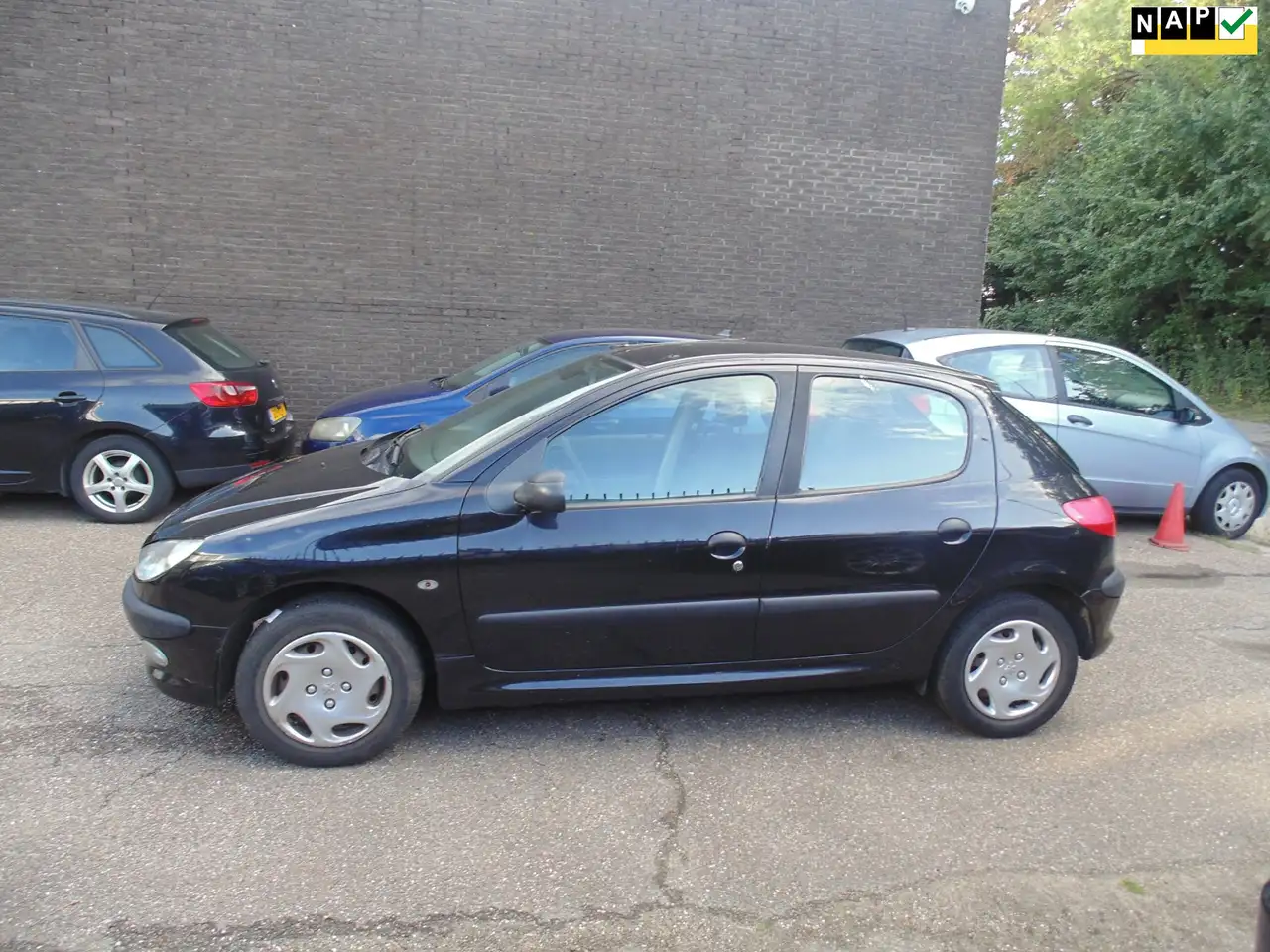 Peugeot 206 1.4 Gentry 5 deurs met airco — photo 1 of 6