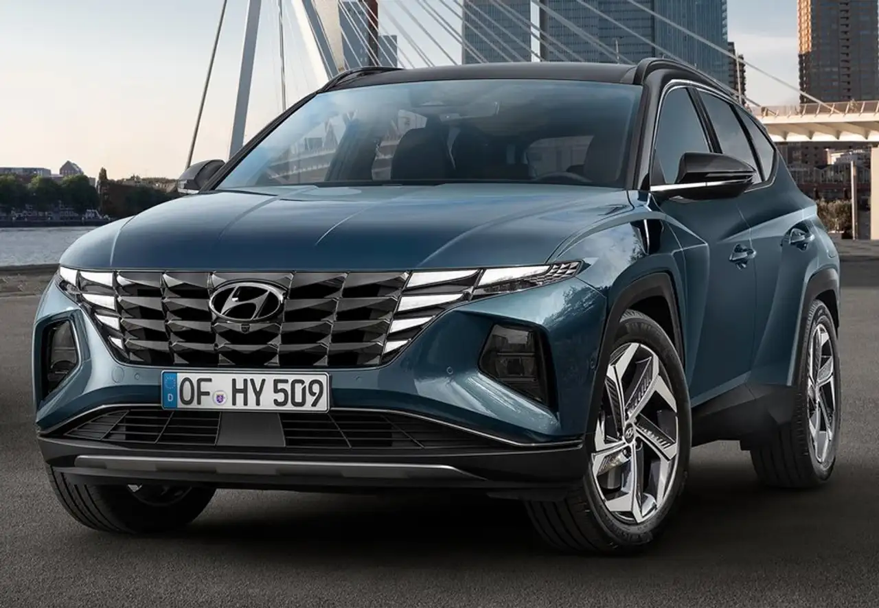 Hyundai TUCSON 1.6 TGDI HEV Maxx Sky AT — photo 1 of 37