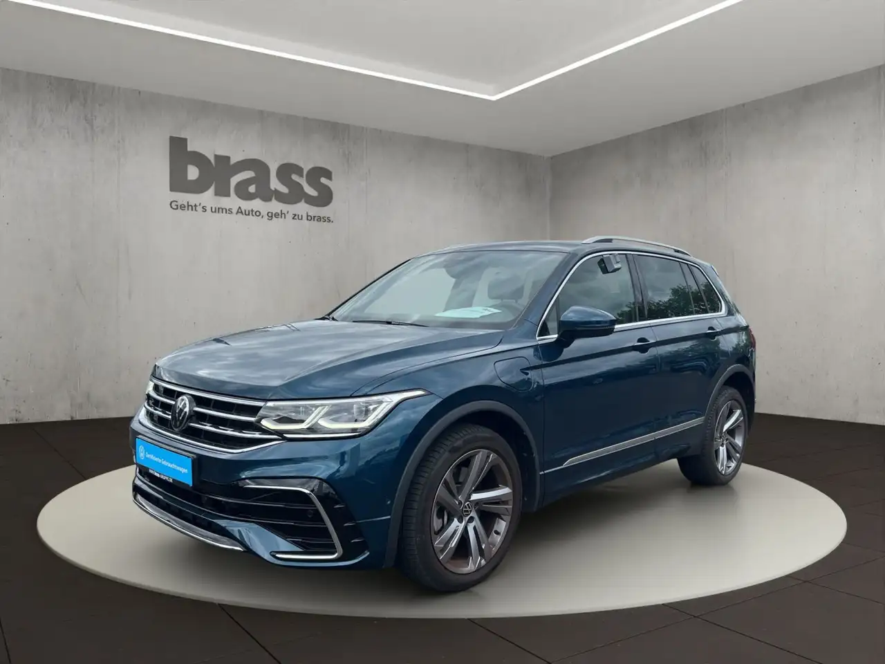 Volkswagen Tiguan R-Line 1,4 l eHybrid OPF 110 kW (150 PS) — photo 1 of 21