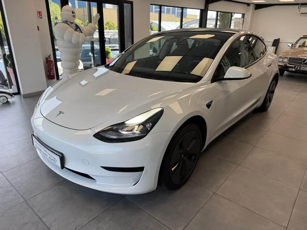 Tesla Model 3 Model 3 Standard Plus — photo 1 of 24