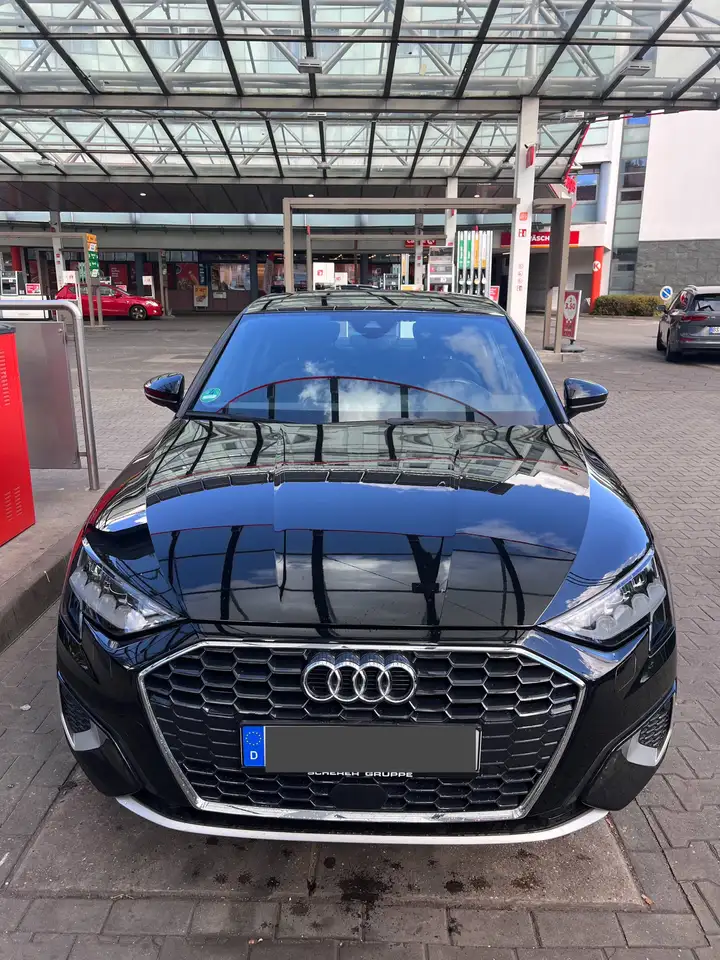 Audi A3 A3 30 TFSI Limousine S tronic advanced — photo 1 of 10