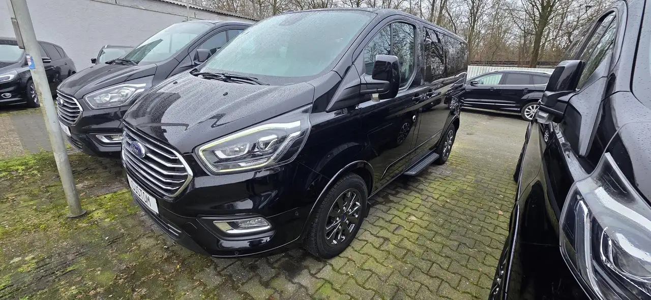 Ford Tourneo Custom 320 L1H1 VA Autm. Titanium X AHK ACC Camera 110 k — photo 1 of 15