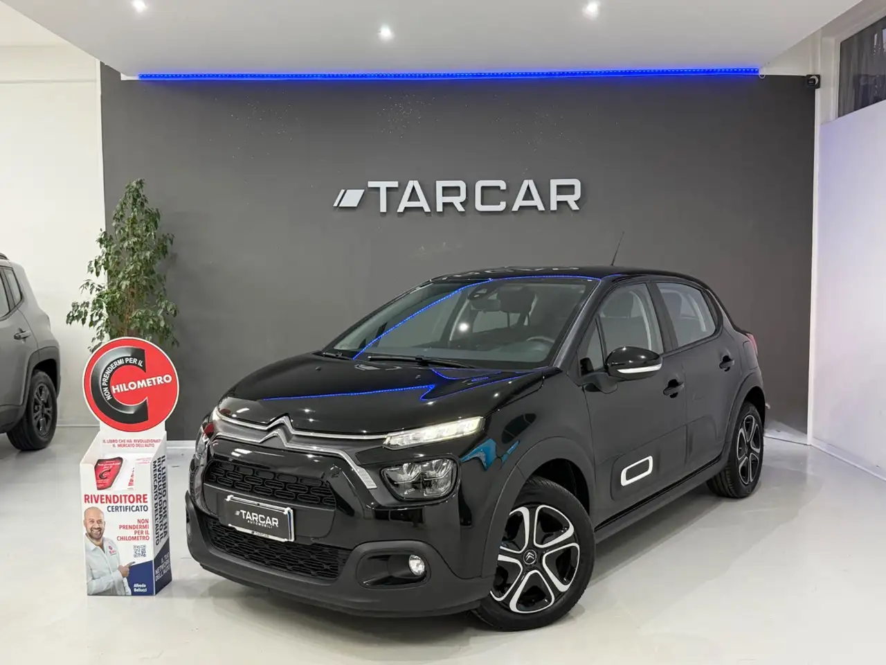 Citroen C3 C3 BlueHDi 100 S&S Shine Pack — photo 1 of 15