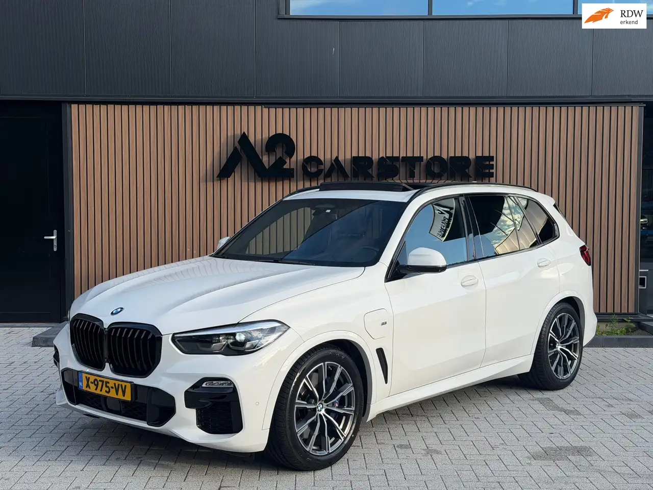 BMW X5 XDrive45e High Executive PANO M-PAKKET Harman/Kard — photo 1 of 24