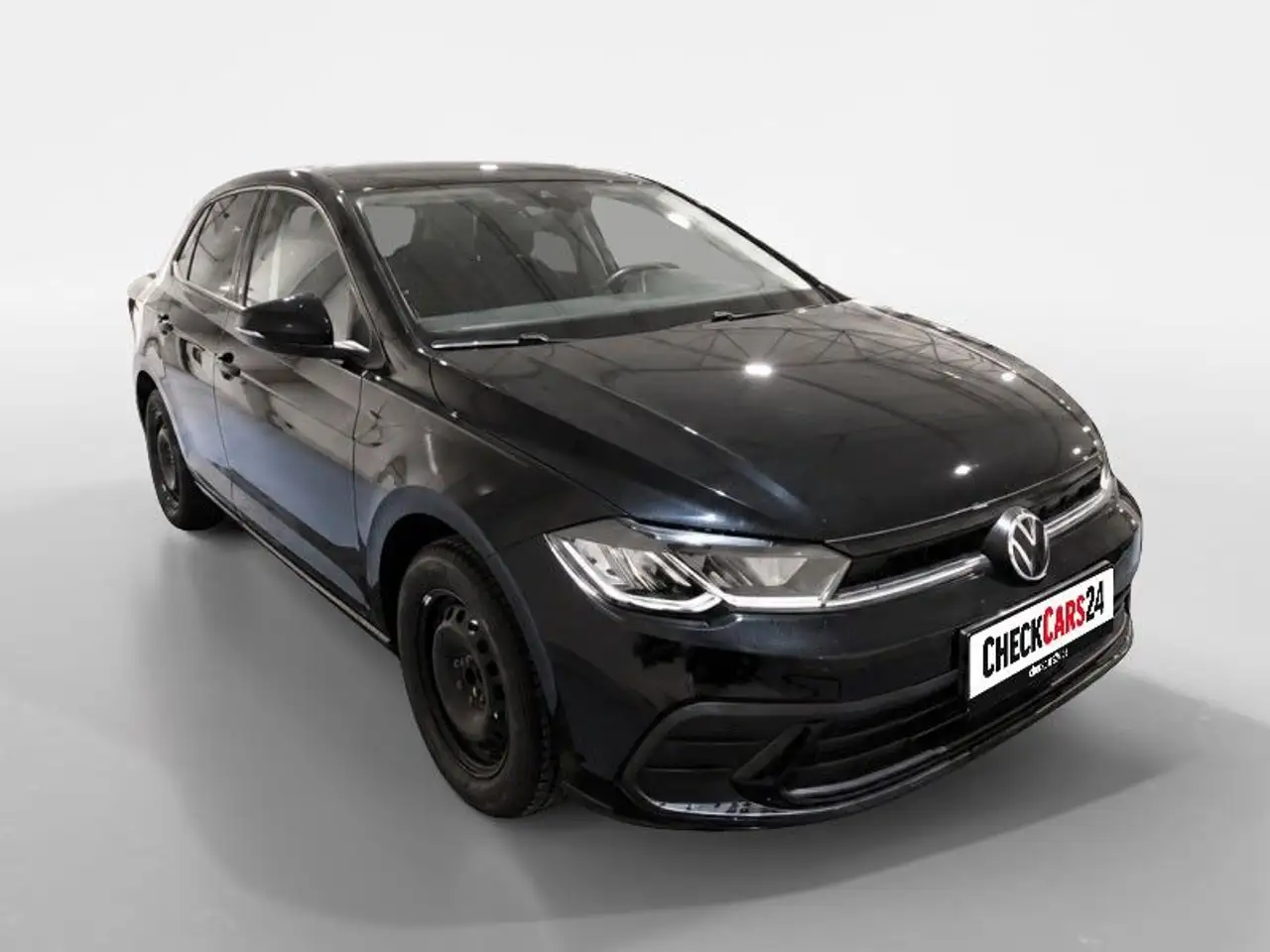 Volkswagen Polo VI Life — photo 1 of 8