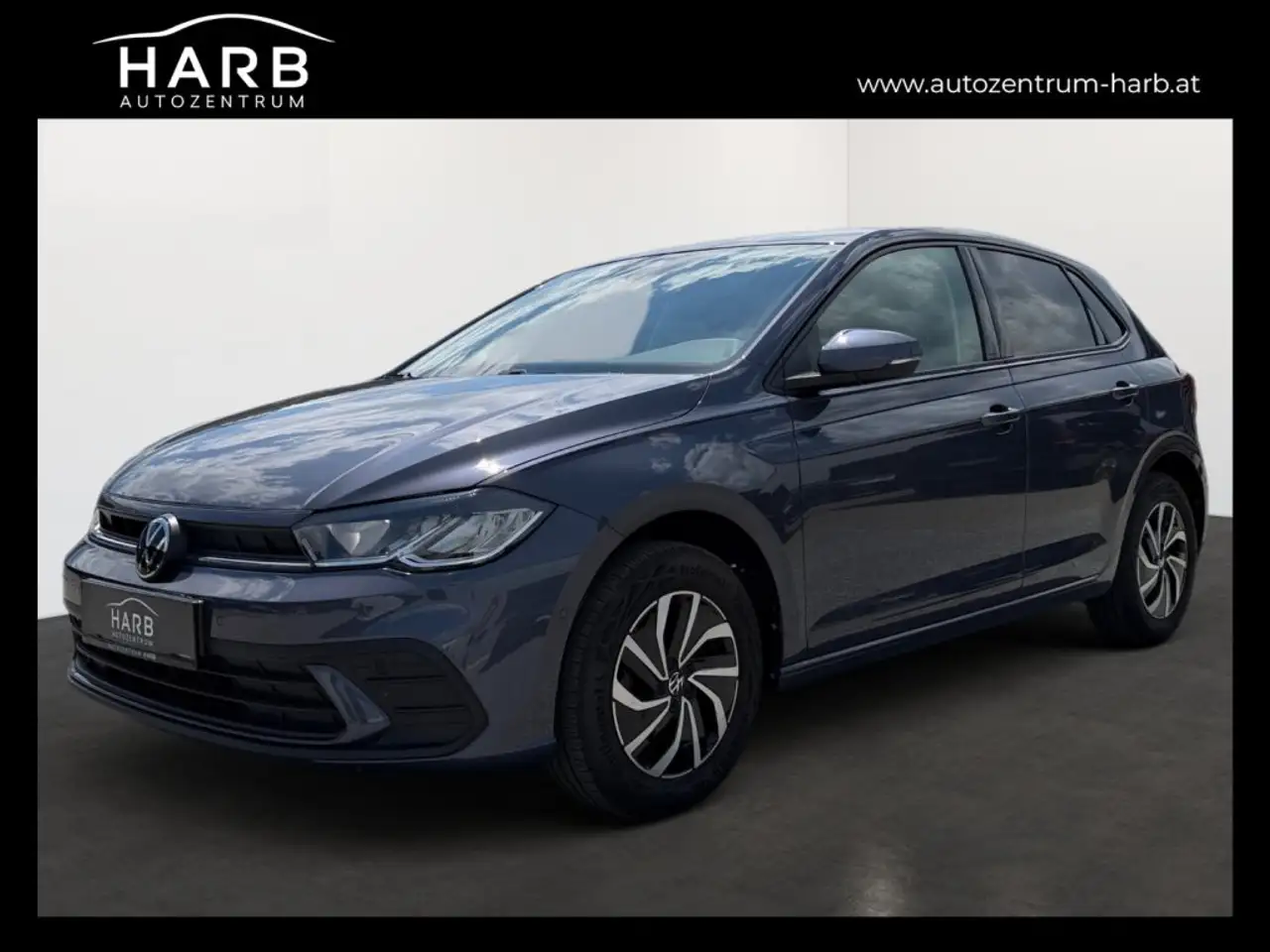Volkswagen Polo 1,0 TSI Life — photo 1 of 31