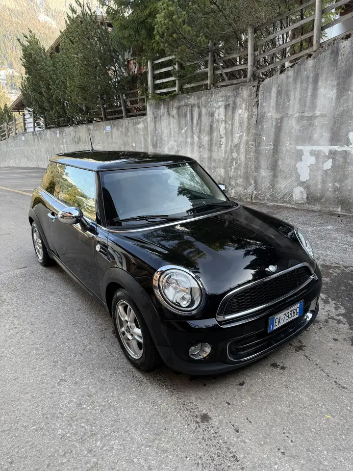 MINI One — photo 1 of 6