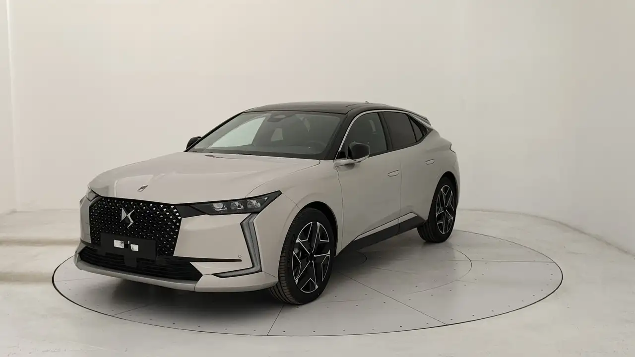 DS Automobiles DS 4 1.2 Hybrid Pallas — photo 1 of 34
