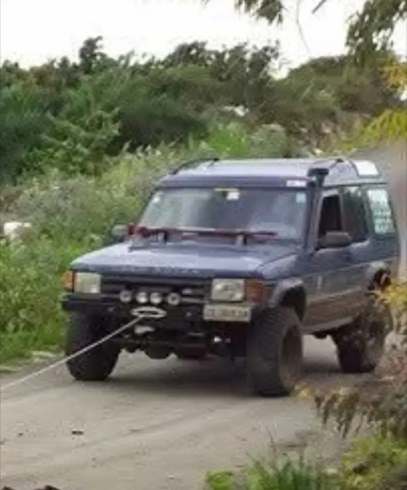 Land Rover Discovery 5p 2.5 tdi Country — photo 1 of 2