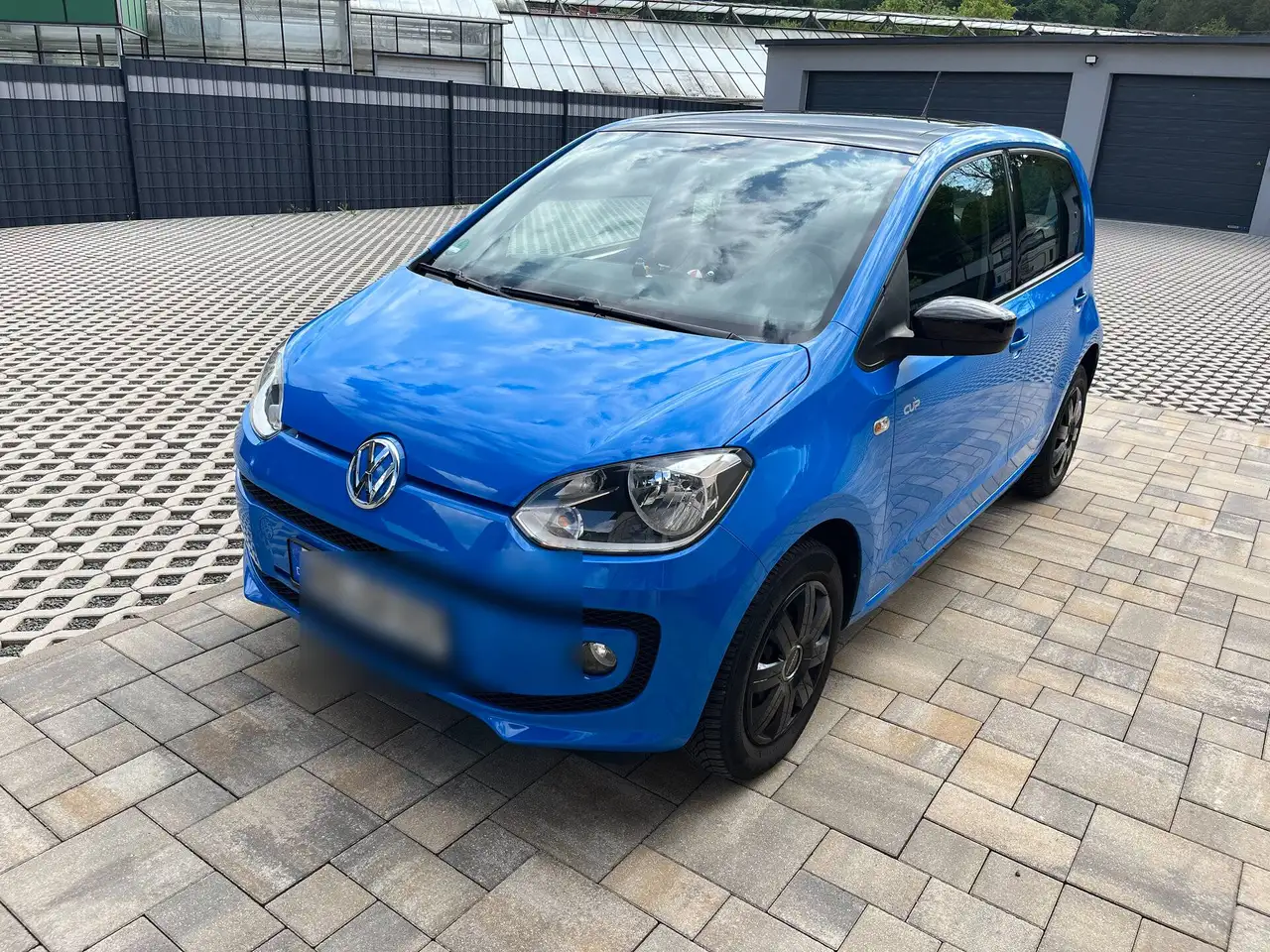 Volkswagen up! up! cup up! — photo 1 of 15
