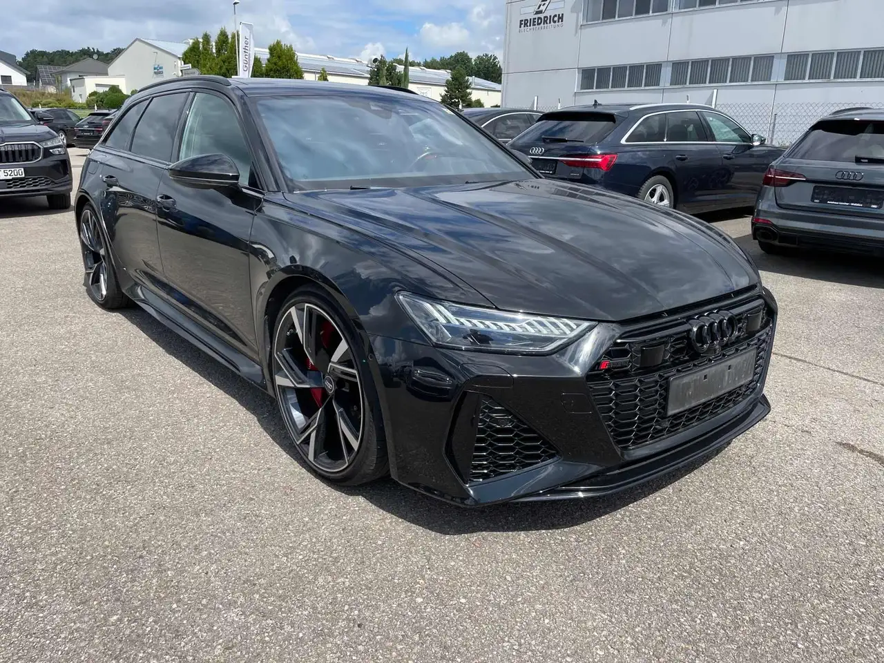 Audi RS6 4.0 TFSI quattro — photo 1 of 40