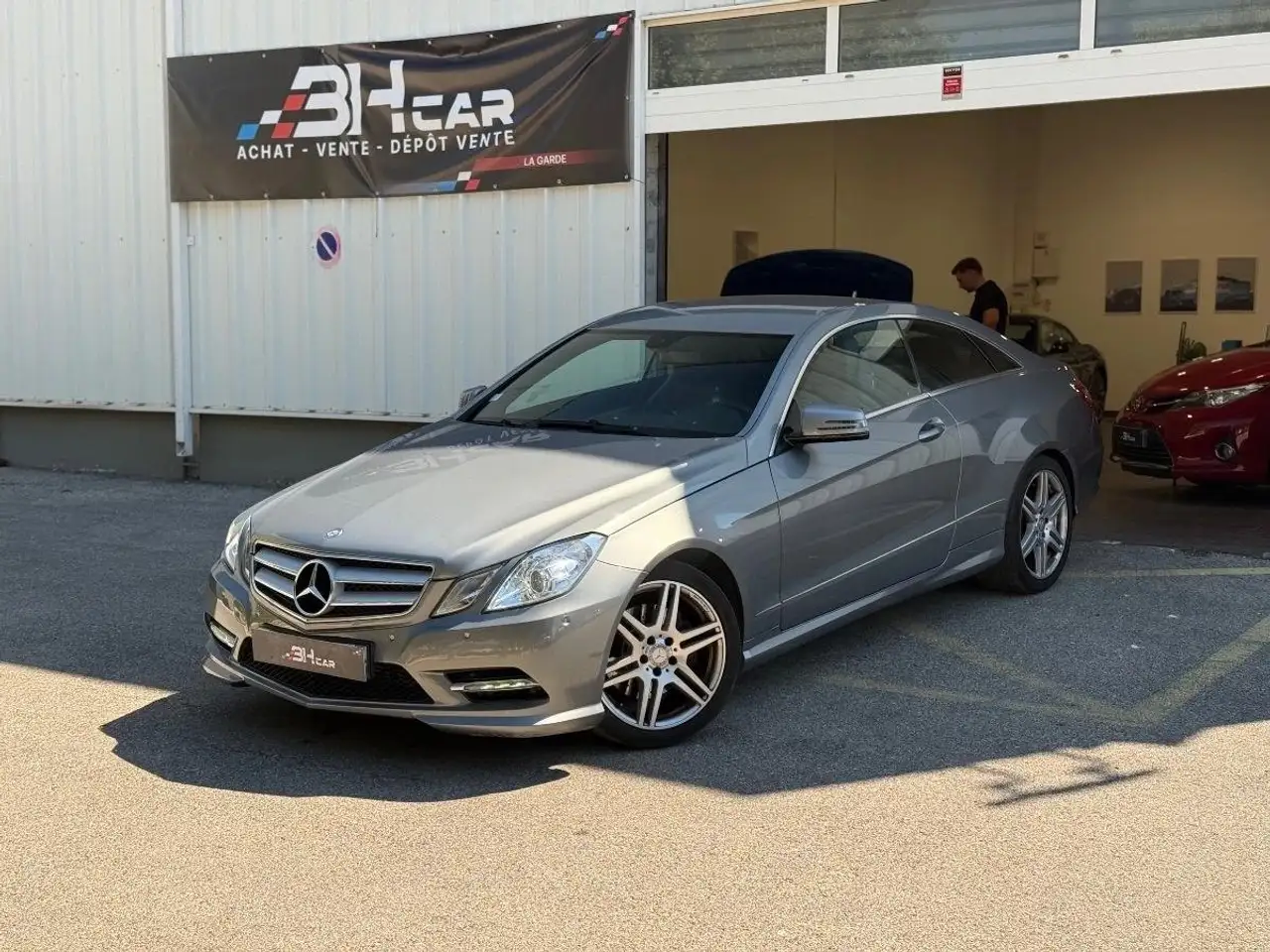 Mercedes-Benz E 220 COUPE 2.2 220 CDI 170 EXECUTIVE 7G-TRONIC / SUIVI COMPLET / GARANTIE / — photo 1 of 26