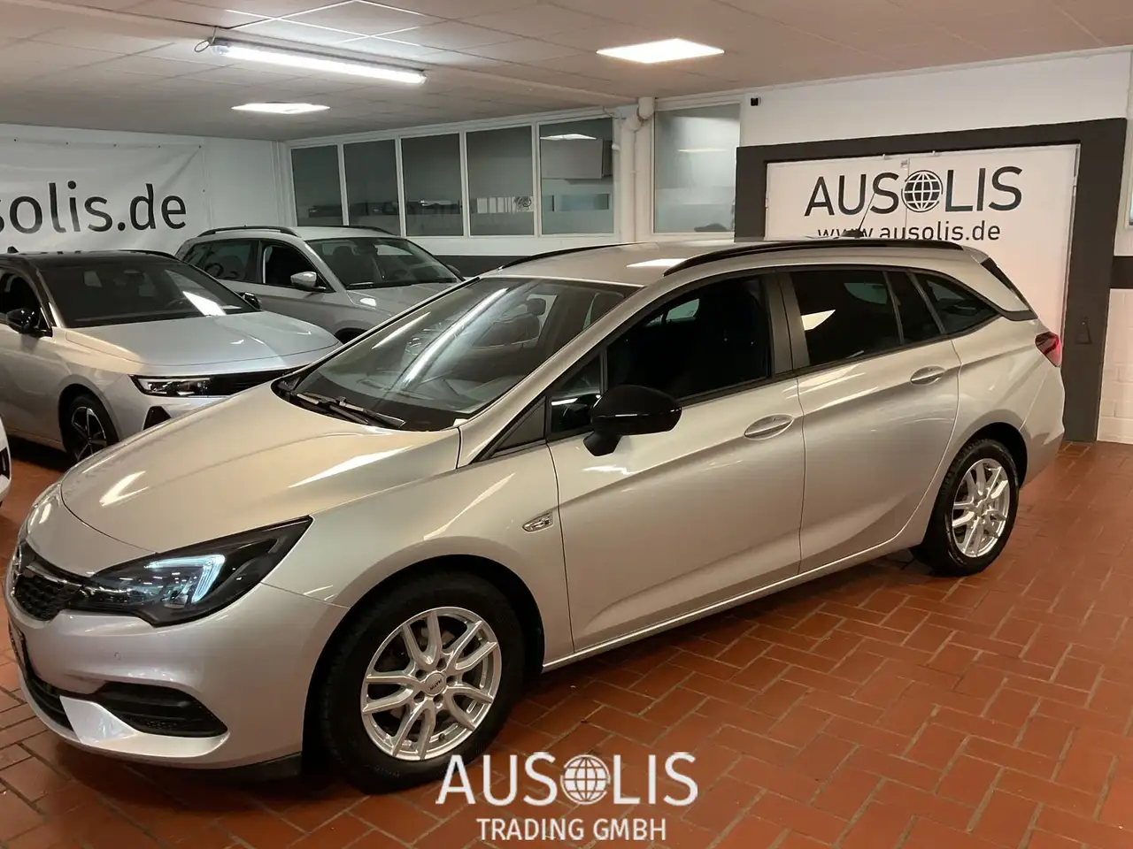 Opel Astra Sports Tourer Edition LED,Navi,Sitzheizung — photo 1 of 25