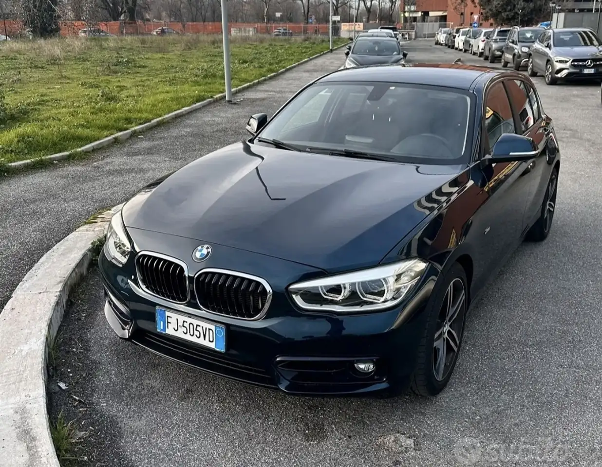 BMW 116 116d Sport 5p — photo 1 of 6