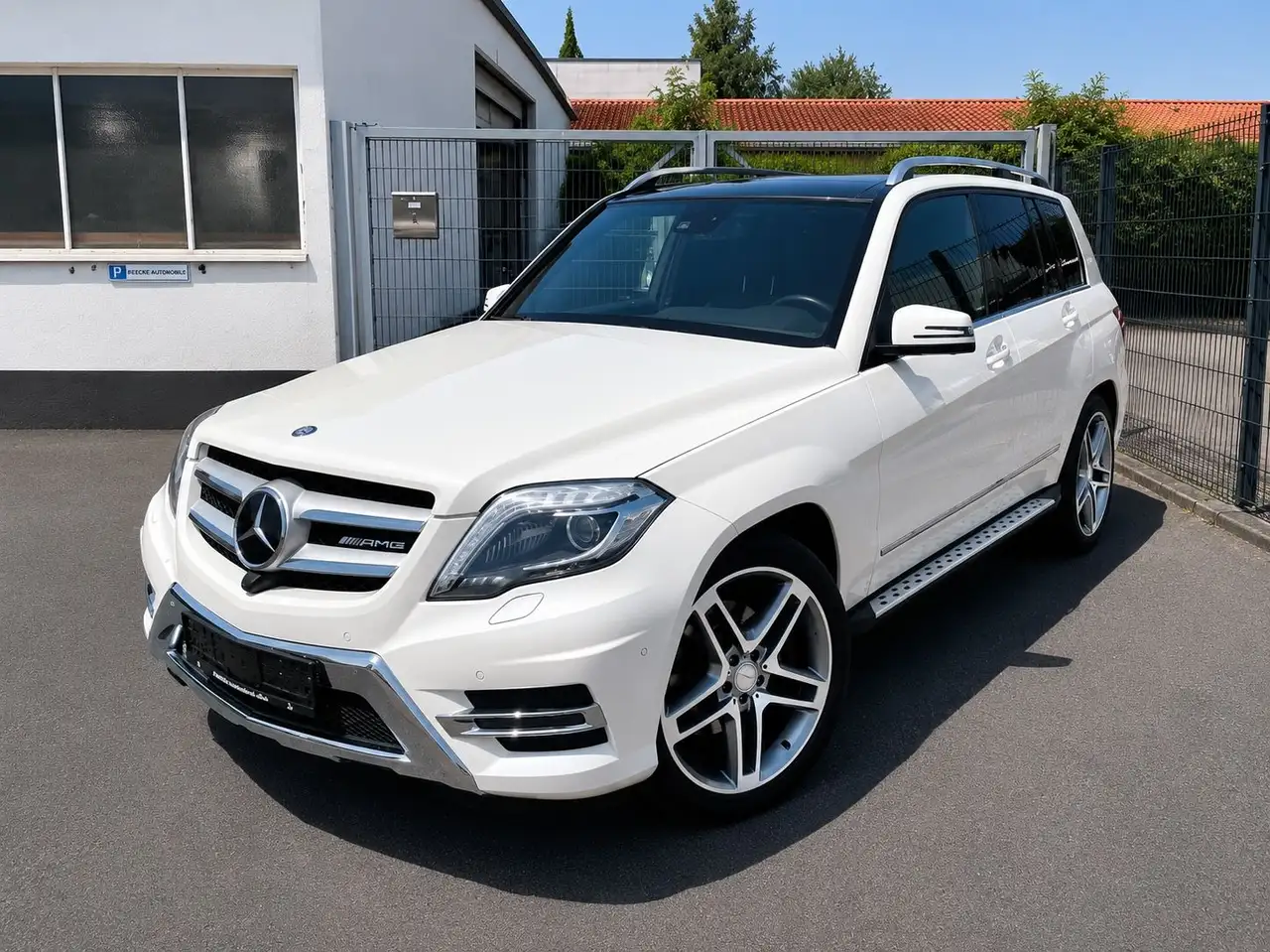 Mercedes-Benz GLK 350 /AMG /VOLL! 360 Kamera / DISTRONIC PLUS — photo 1 of 27