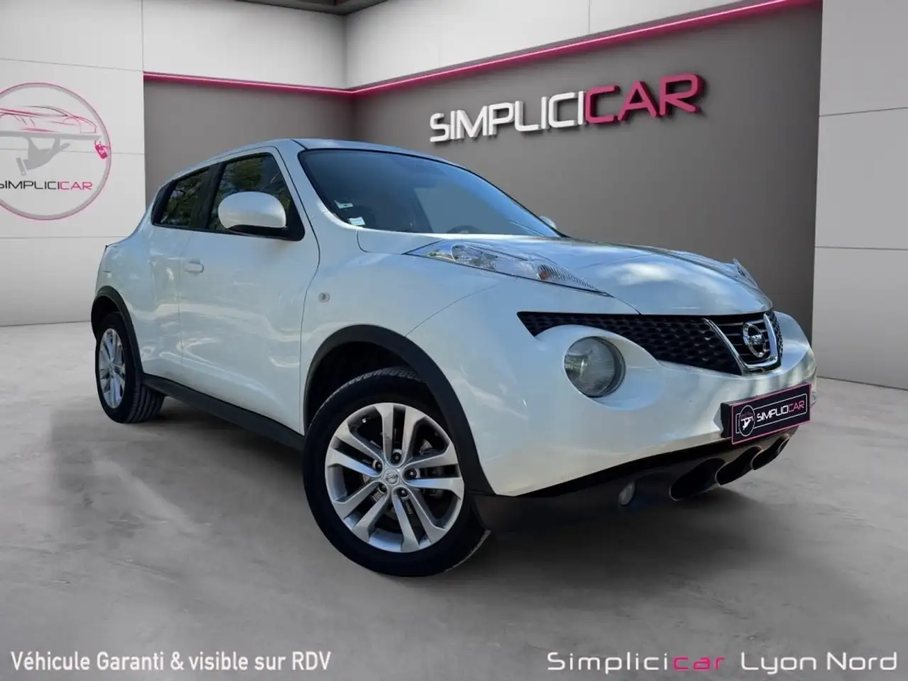Nissan Juke 1.6E — photo 1 of 18