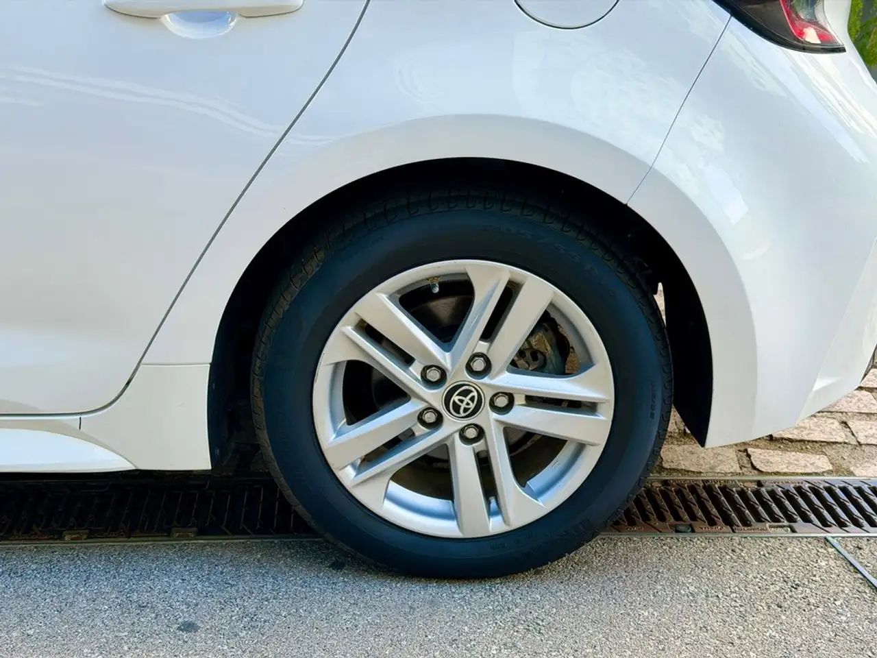 2021 Toyota Corolla 1.8 125H BUSINESS E-CVT, photograph 6