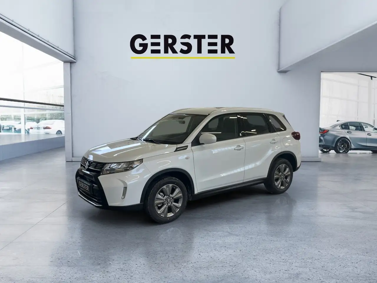 Suzuki Vitara shine — photo 1 of 24