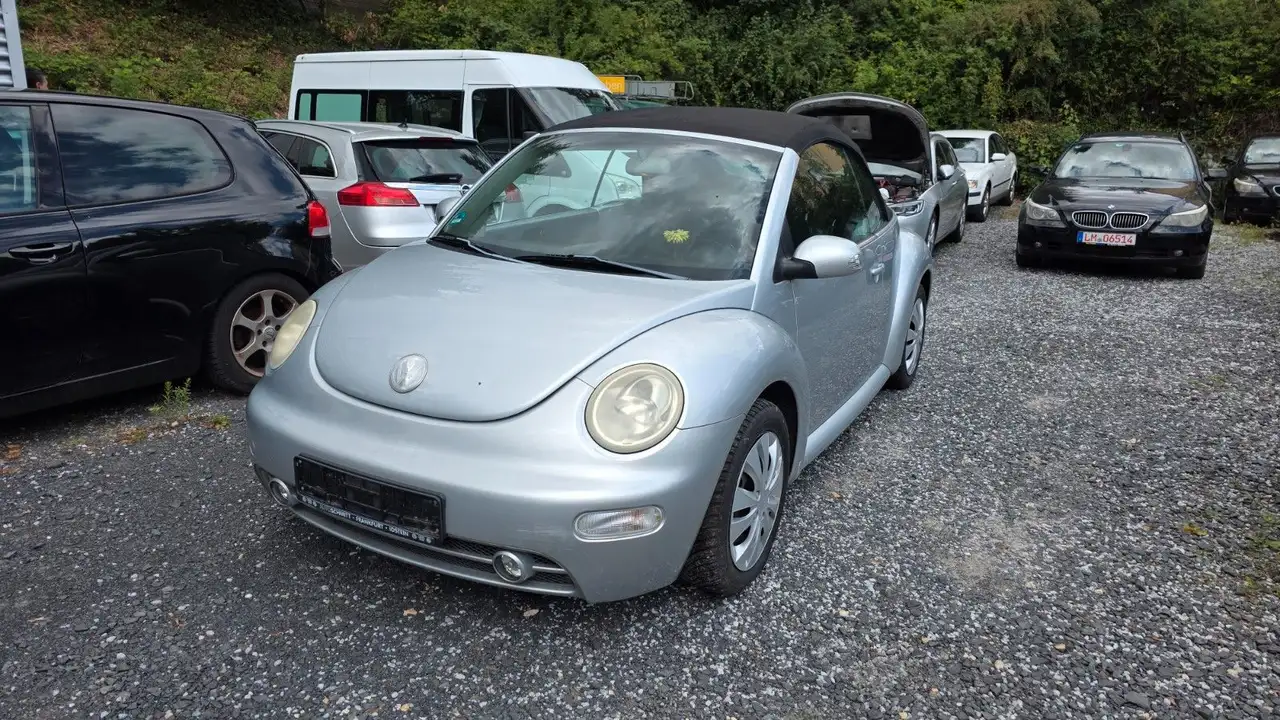 Volkswagen New Beetle Cabriolet 2.0 Highline/Klima/Leder — photo 1 of 9