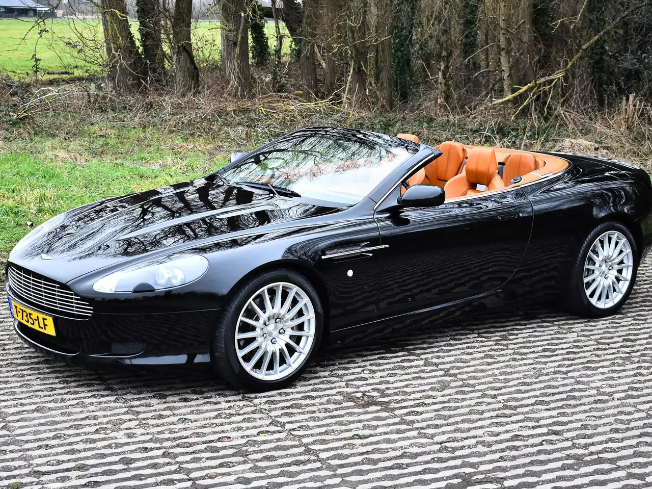 2006 Aston Martin DB9 Volante Convertible DB9 6.0L V12 455HP Touchtronic, photograph 4