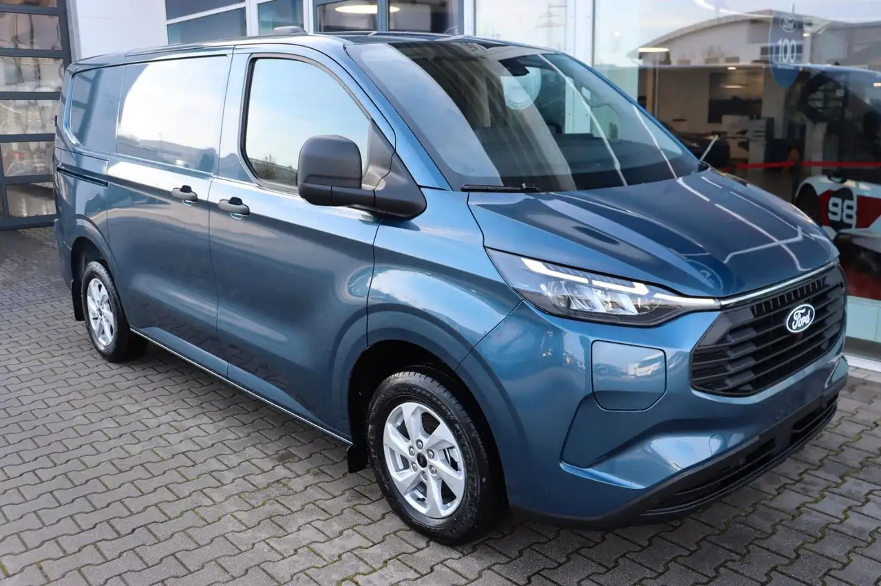 Ford Transit Custom 2,5l PHEV 320/L1 LED 2,99% FIN* — photo 1 of 40