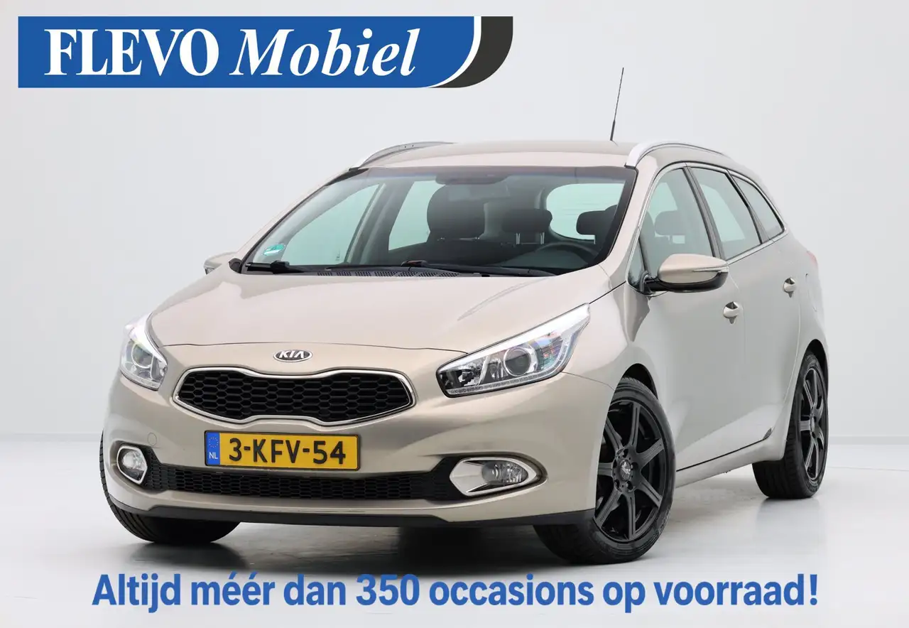 Kia Ceed SW / cee'd SW Sportswagon 1.6 GDI Plus Pack — photo 1 of 32