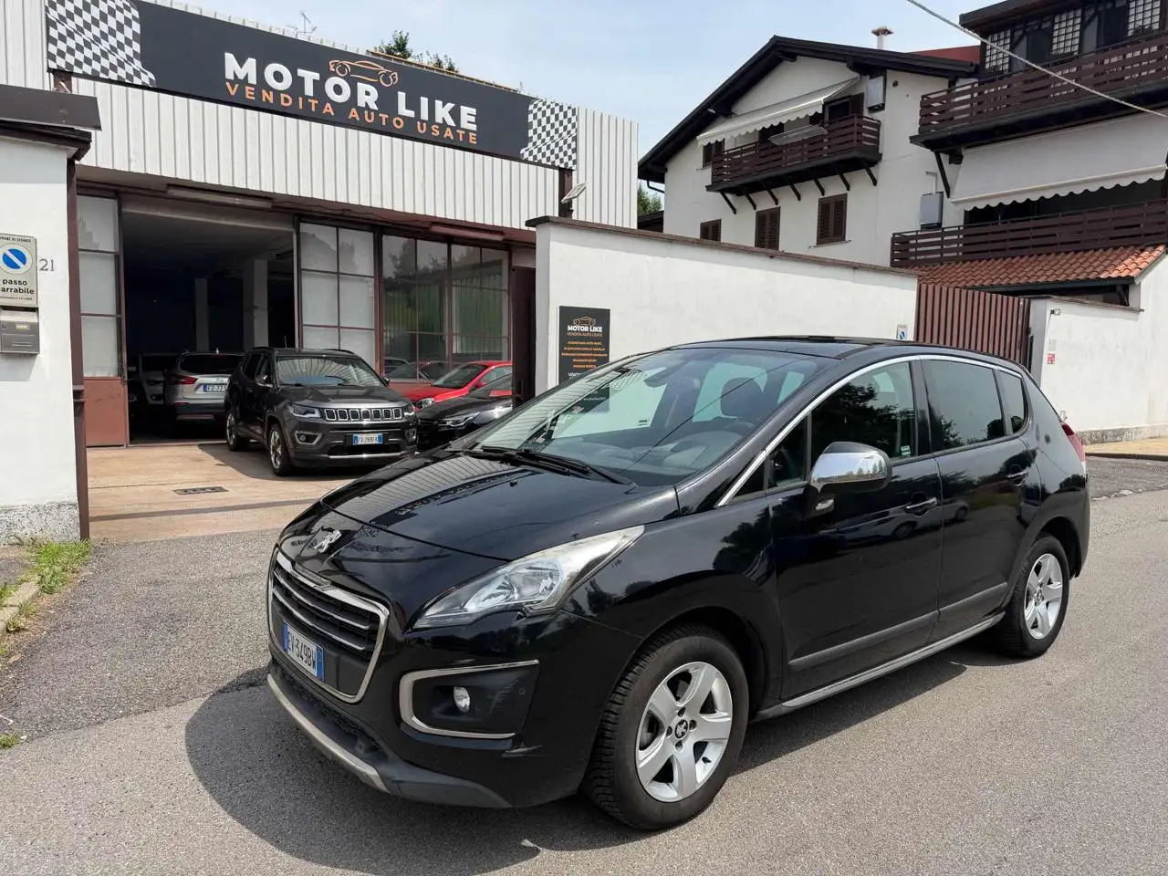 Peugeot 3008 1.6 HDi 115CV Allure — photo 1 of 12