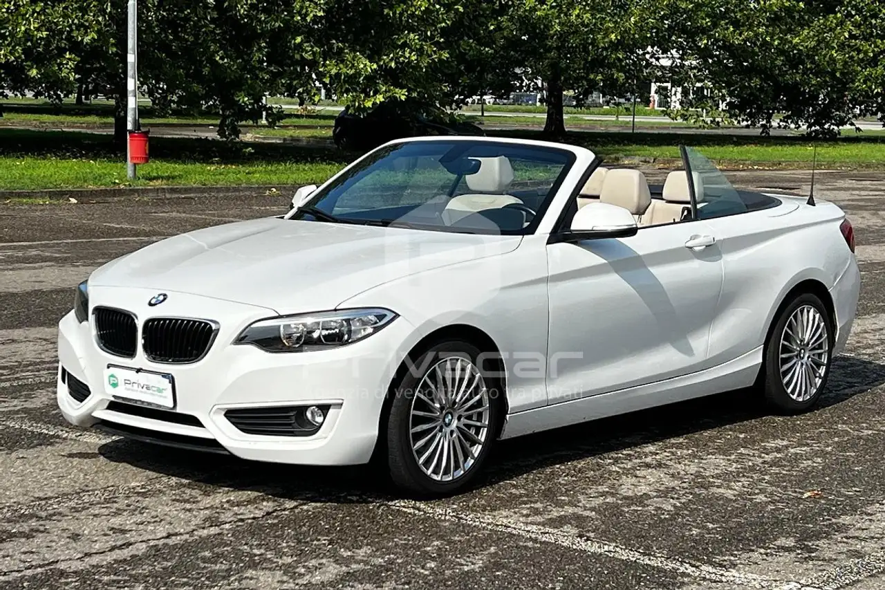 BMW 218 218d Cabrio Advantage — photo 1 of 15